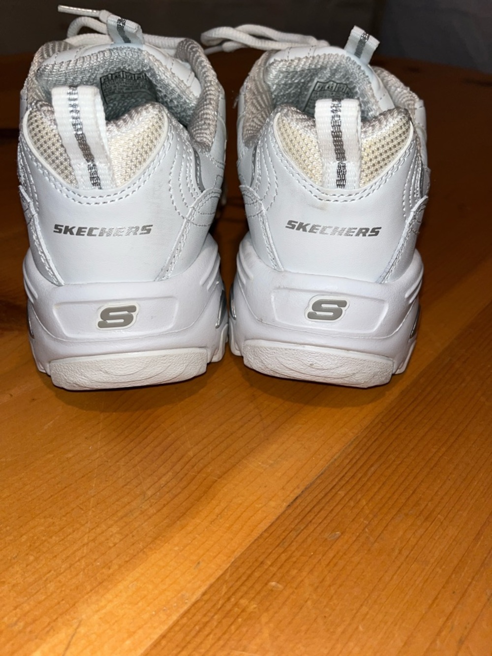 Skechers D’Lites White Women's Wide Fit Air Cooled Memory Foam Sneakers - Picture 7 of 8